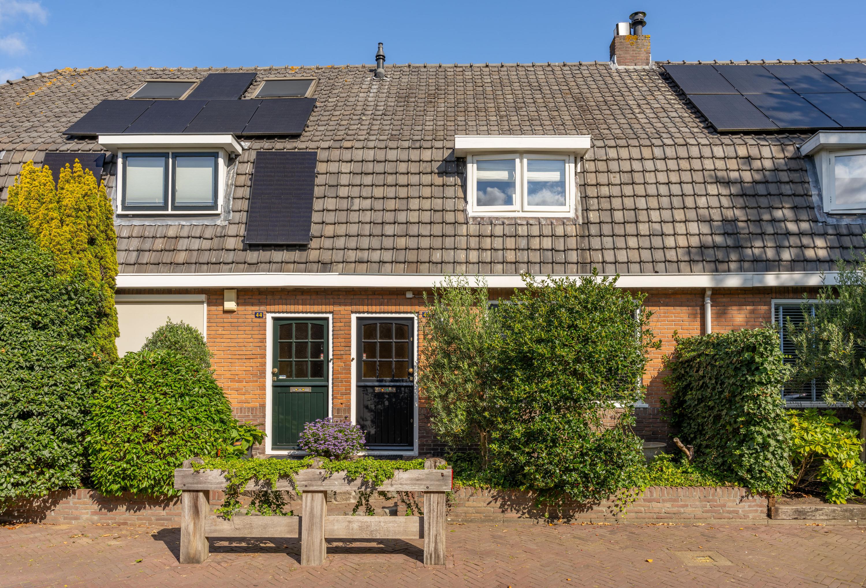 Tussenwoning te koop: Hulweg 42, Huizen