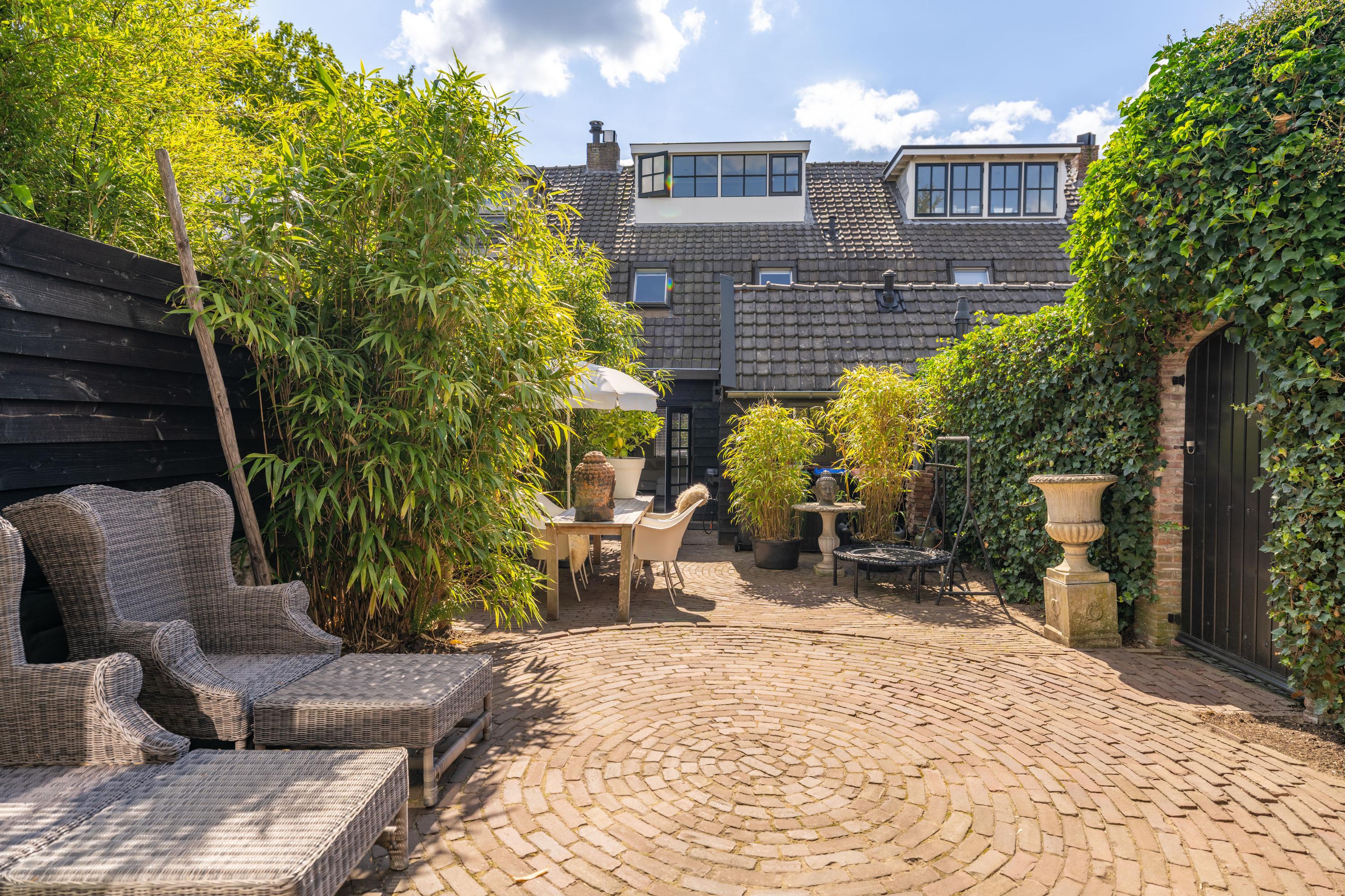 Tussenwoning te koop: Hulweg 42, Huizen