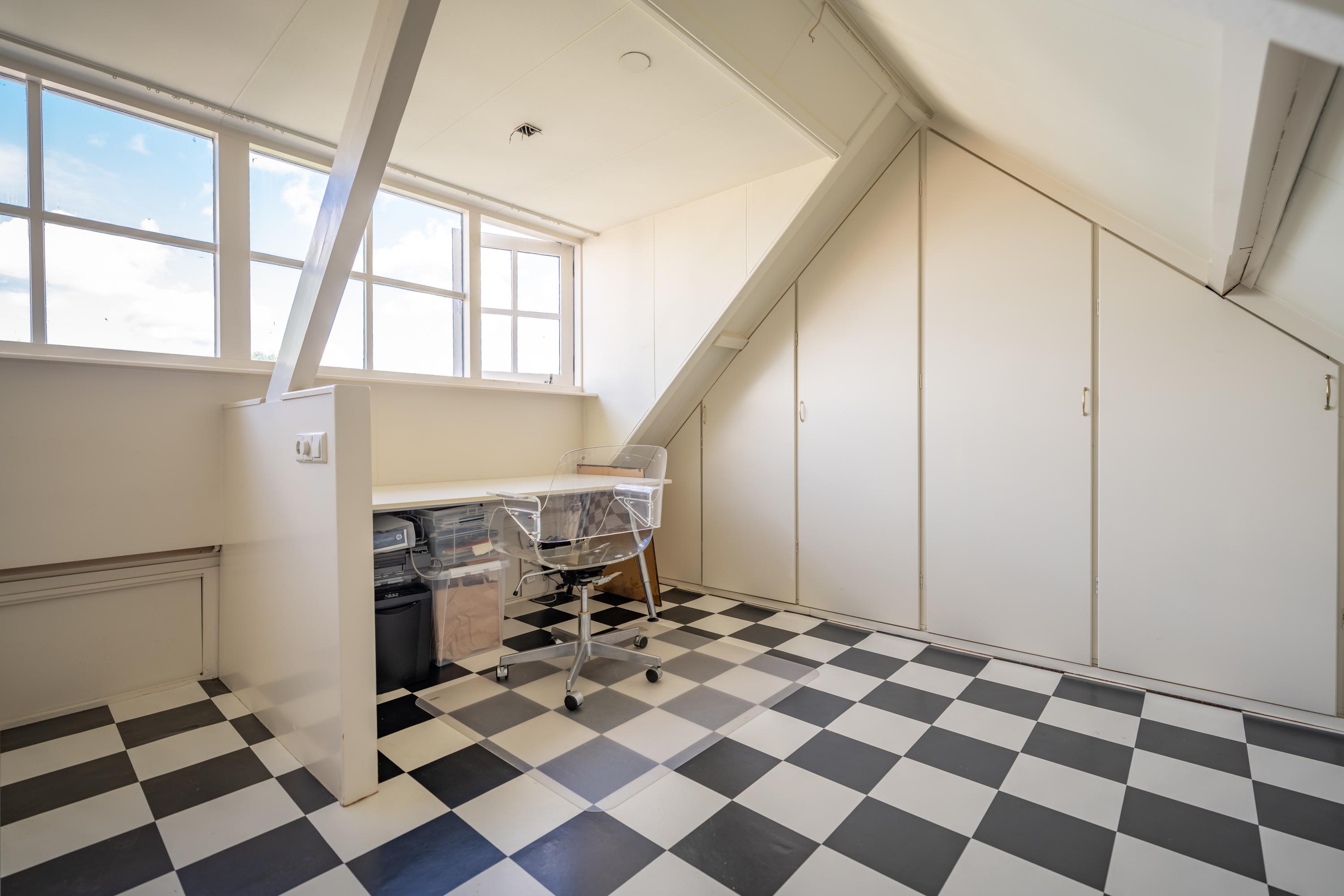 Tussenwoning te koop: Hulweg 42, Huizen