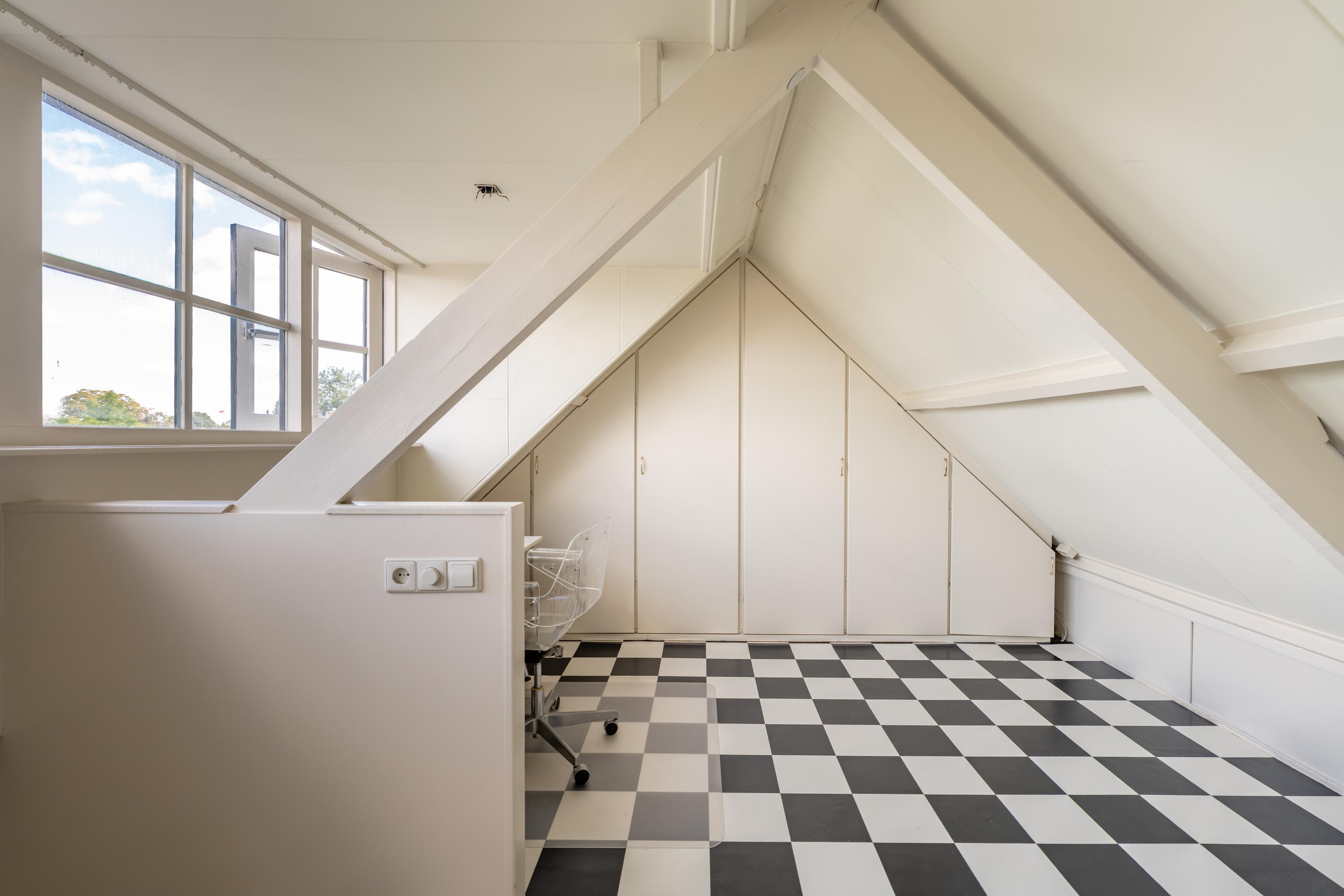 Tussenwoning te koop: Hulweg 42, Huizen