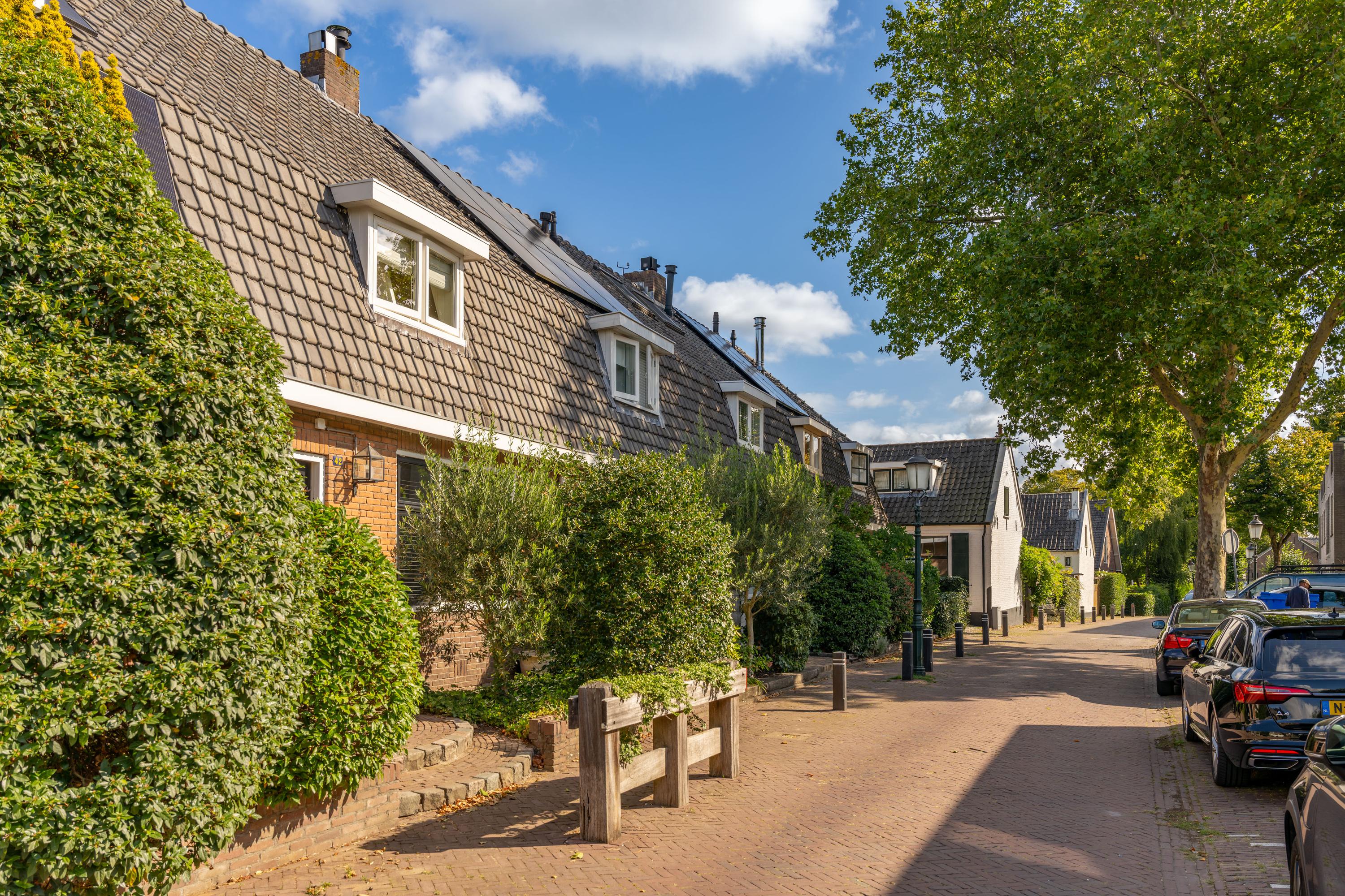 Tussenwoning te koop: Hulweg 42, Huizen